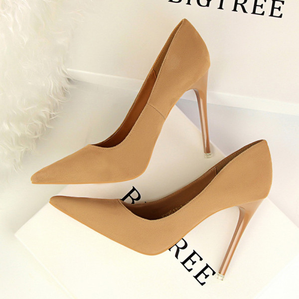 Pantofi dama din piele intoarsa model clasic cu toc inalt