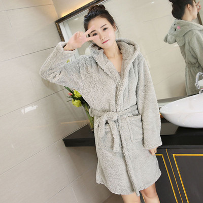 Halat de puf pentru femei, cu glugă și elemente 3D