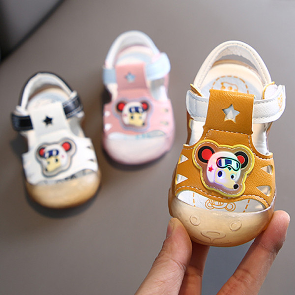 Bērnu gaišas sandales no eko ādas meitenēm un zēniem ar uzlīmēm