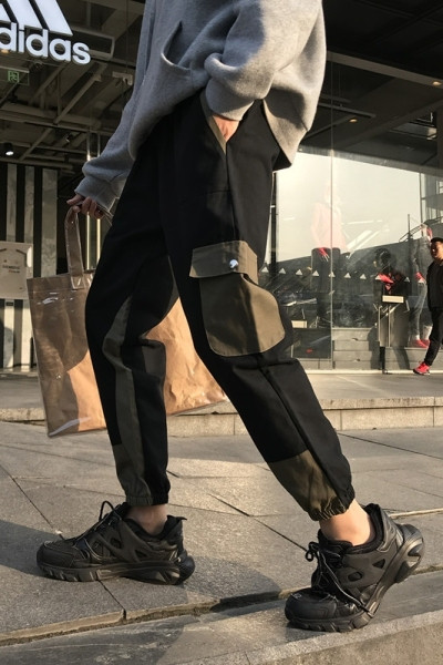 Pantaloni sport barbati cu talie elastica si buzunare