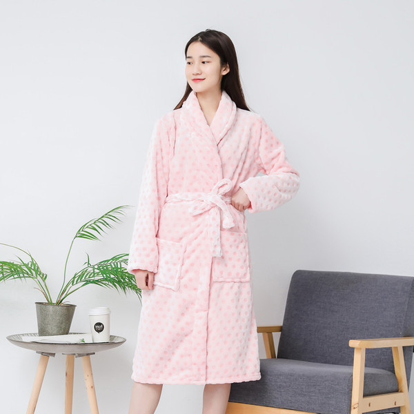 Palton roz de damă din puf cu puncte