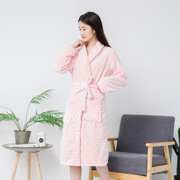 Palton roz de damă din puf cu puncte