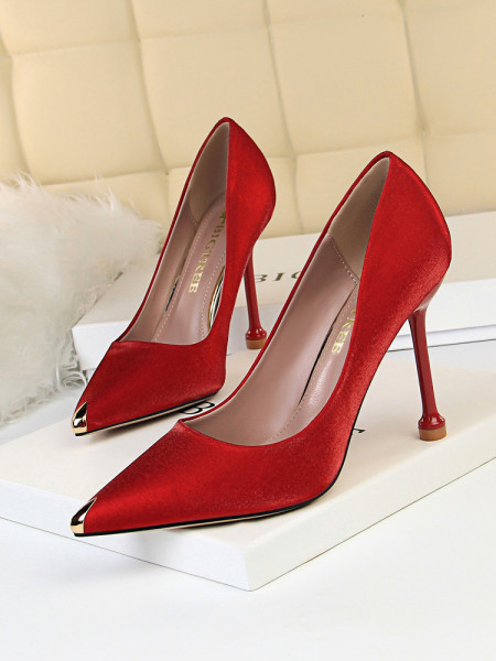 Pantofi eleganti de dama cu toc inalt subtire si element metalic