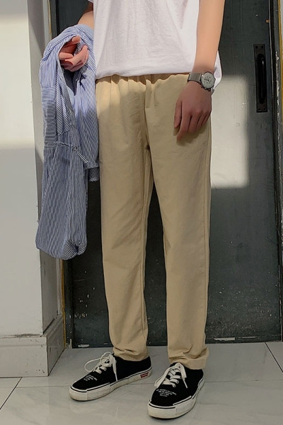 Lihtne taskutega meeste pükste mudel