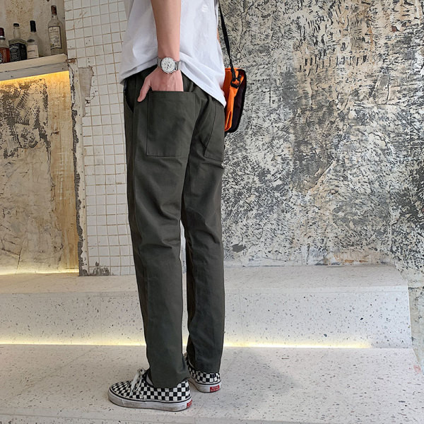 Lihtne taskutega meeste pükste mudel