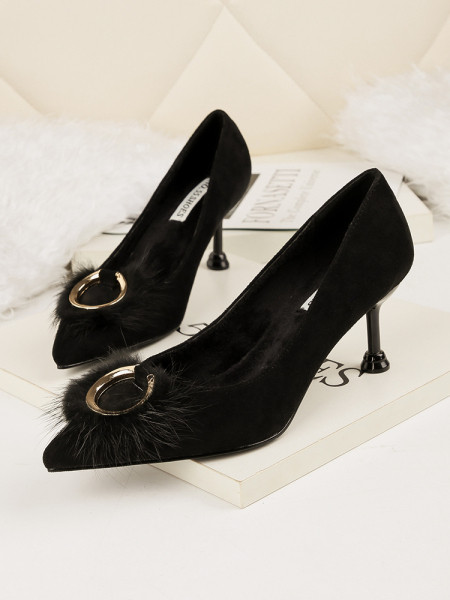 Pantofi dama din piele intoarsa cu element metalic si puf