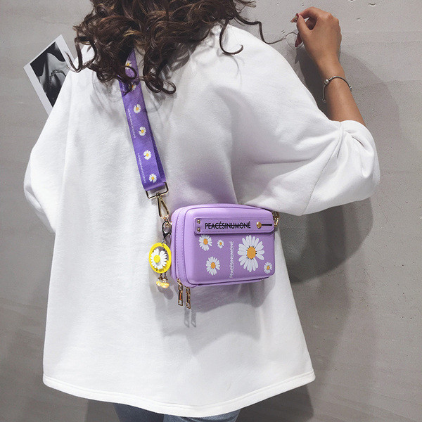 Aplikatsiooni ja pika sangaga vabaaja naistekott