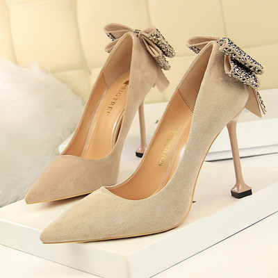 Pantofi moderni de dama din piele intoarsa cu panglica si pietre