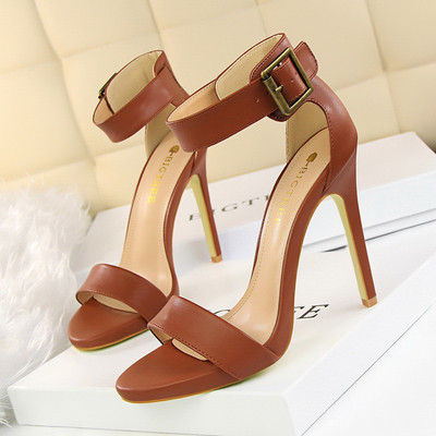 Stílusos női szandál eko bőrből és 11,5 cm-es sarokkal