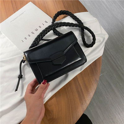 Mūsdienīga maza eko-ādas soma ar garu rokturi