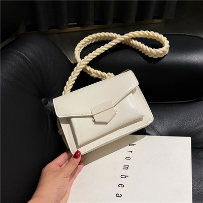 Mūsdienīga maza eko-ādas soma ar garu rokturi