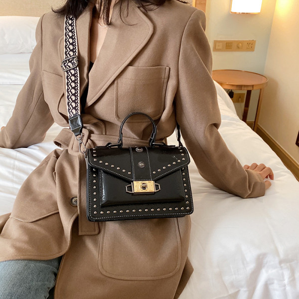 Geanta de dama moderna din piele ecologica cu ochiuri