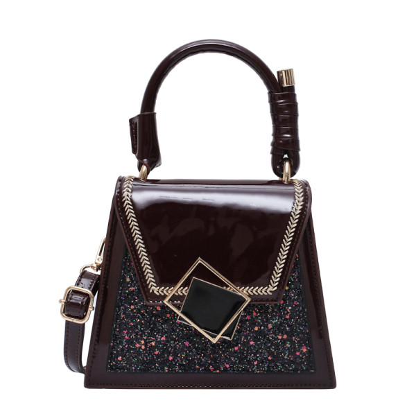 Stílusos kézitáska fényes hatással