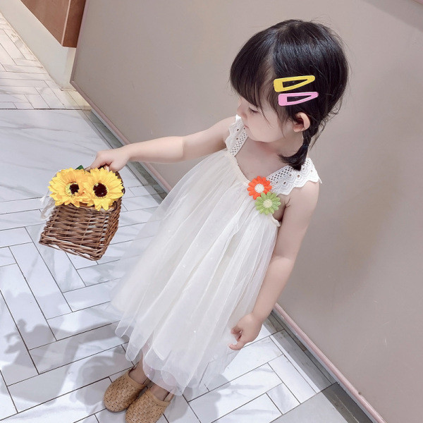 Rochie alba pentru copii cu bretele din dantela si flori