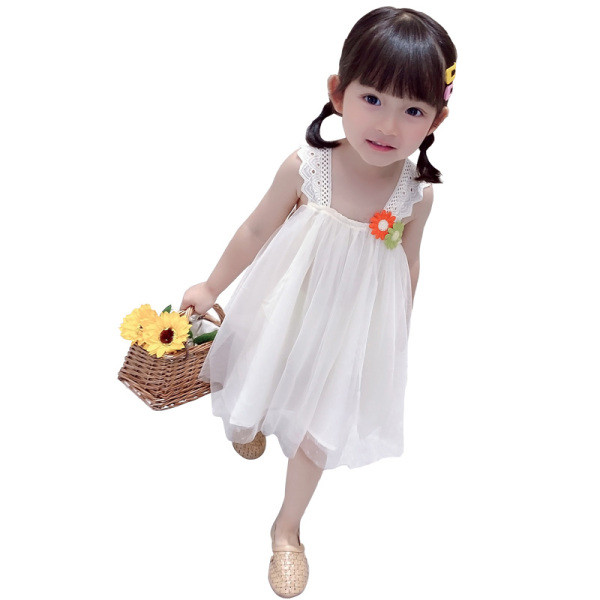 Rochie alba pentru copii cu bretele din dantela si flori