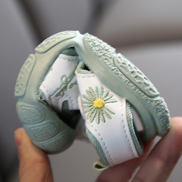 Sandale casual pentru copii pentru fete cu autocolante si broderie