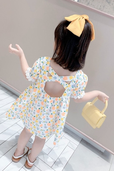 Rochie pentru copii cu imprimeu floral si spatele gol