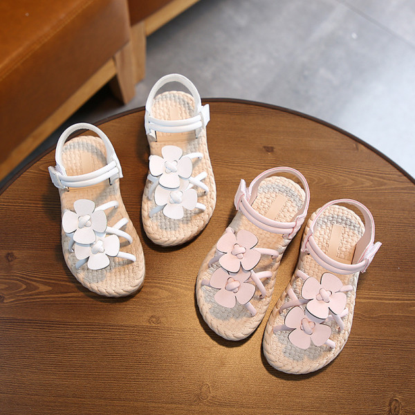 Mūsdienīgas bērnu sandales meitenēm ar plānām lencītēm un 3D ziediem