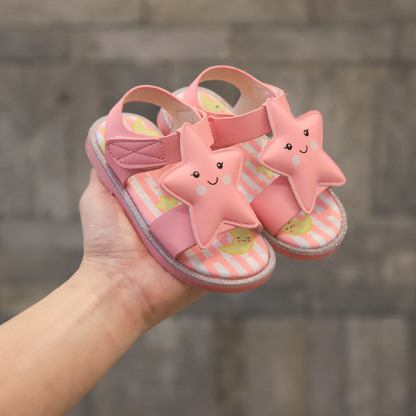 Sandale moderne pentru copii pentru fete cu talpă plate și o stea