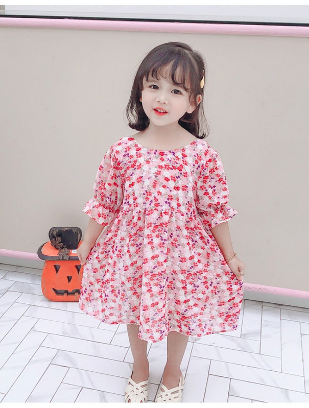 Bērnu kleita ar īsām piedurknēm un ziedu apdruku