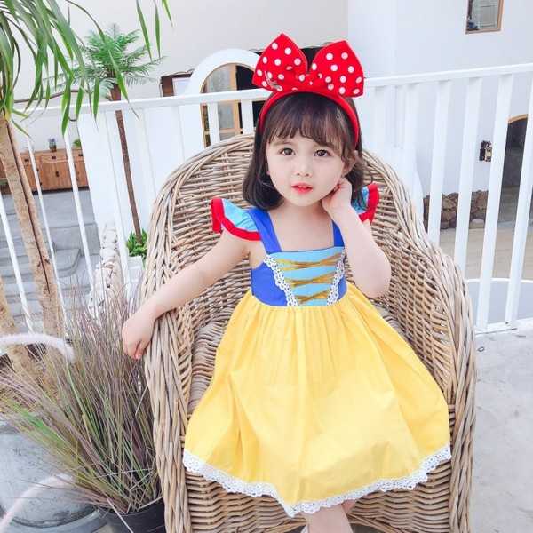 Rochie pentru copii cu decolteu patrat si dantela