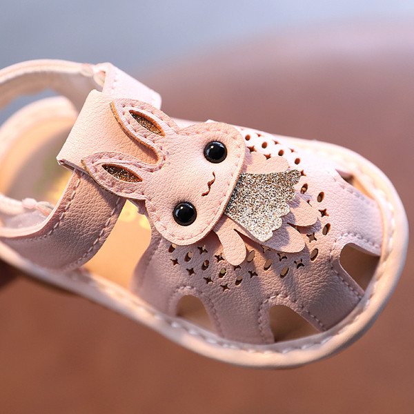 Sandale moderne pentru copii cu elemente 3D pentru fete