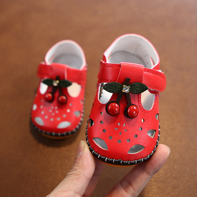 Бебешки сандали с 3D елемент за момичета