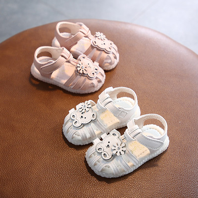Бебешки сандали от еко кожа с 3D елемент