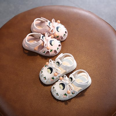 Бебешки сандали с апликация за момичета