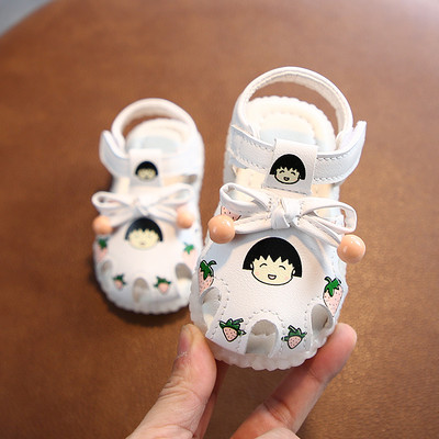 Babasandál rátéttel lányoknak