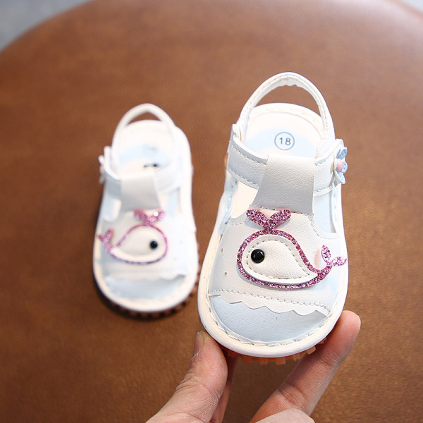 Moodsad 3D-elemendiga sandaalid tüdrukutele