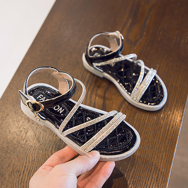 Mūsdienīgas bērnu sandales meitenēm ar plānām lencītēm un akmeņiem