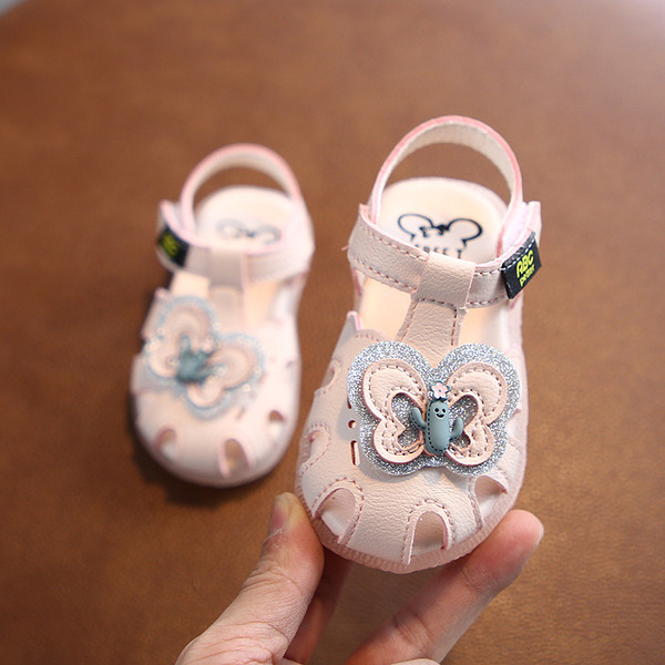 Moodsad ökonahast beebisandaalid tüdrukutele