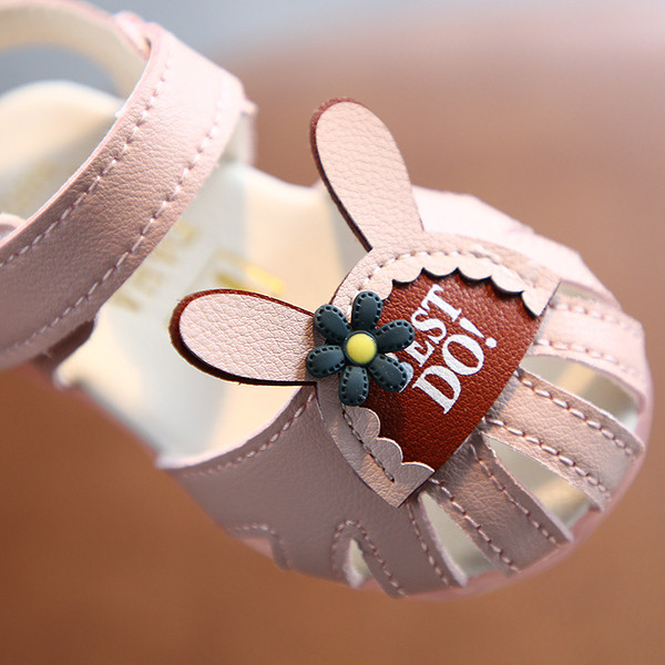 Bērnu sandales meitenēm ar uzlīmēm un 3D elementu