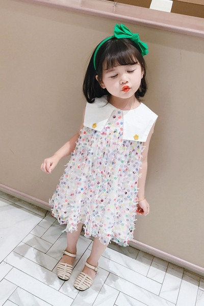 Moderna bērnu kleita ar tilla un ovālu kakla izgriezumu