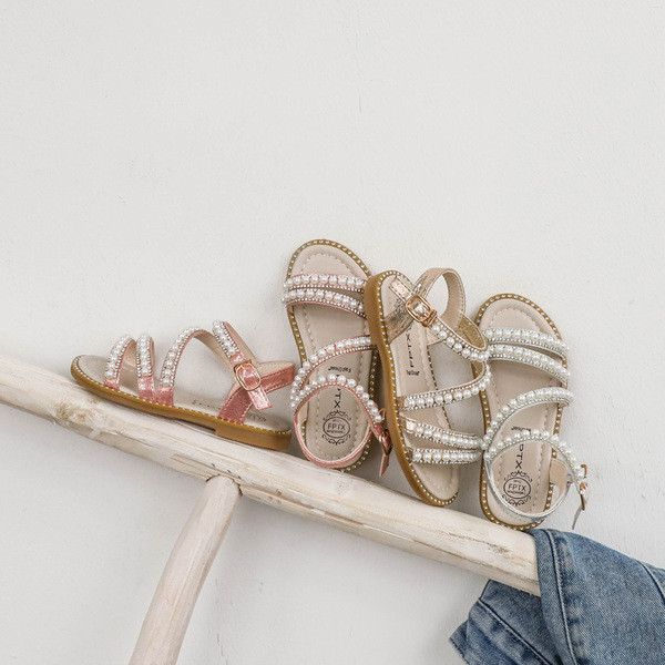 Moodsad lamedate taldade ja pärlitega laste sandaalid tüdrukutele