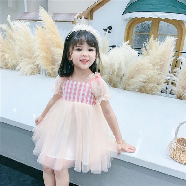 Moderna bērnu kleita ar īsām piedurknēm un tillu