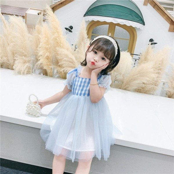 Moderna bērnu kleita ar īsām piedurknēm un tillu