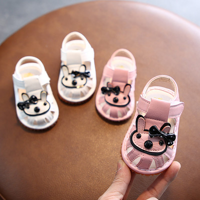 Ежедневни бебешки сандали с 3D елемент за момичета