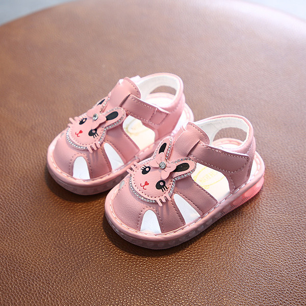 Kivide ja 3D elementidega beebisandaalid tüdrukutele