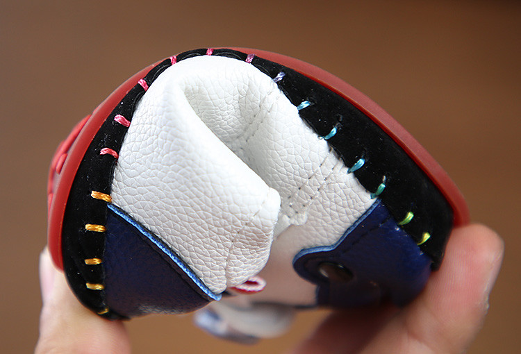 Zīdaiņu apavi no eko ādas ar uzlīmēm zēniem