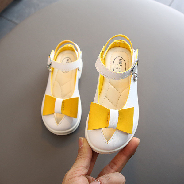 Aktuālās bērnu sandales meitenēm no eko ādas ar lentīti