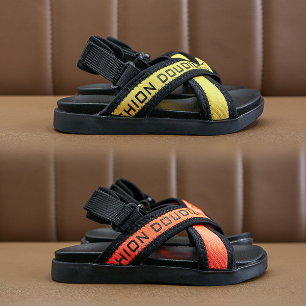 Ikdienas bērnu sandales ar krusta siksnām un uzrakstiem