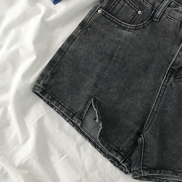 Jauns sieviešu īso džinsu modelis ar augstu vidukli