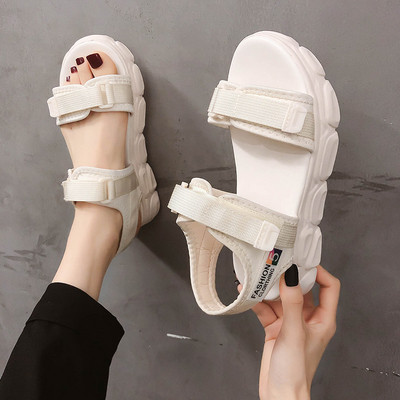 Sieviešu sandales ar velcro un augstu zoli