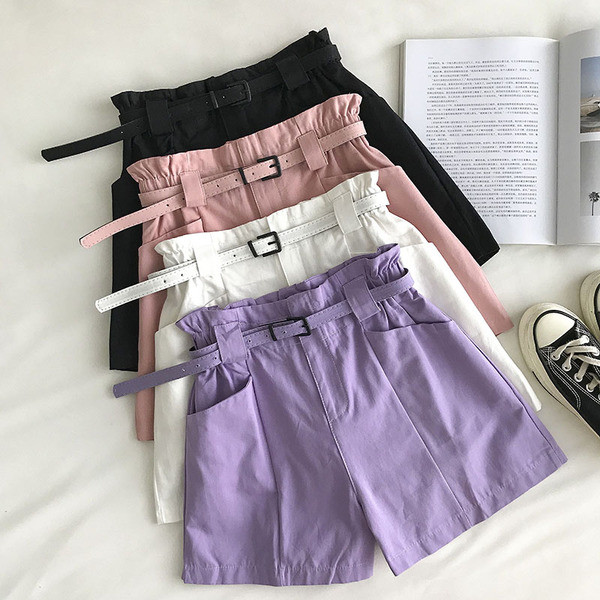 Mūsdienīgi šorti ar jostiņu un kabatām