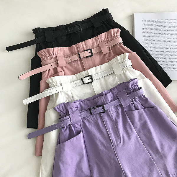 Mūsdienīgi šorti ar jostiņu un kabatām