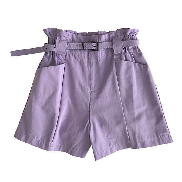 Mūsdienīgi šorti ar jostiņu un kabatām