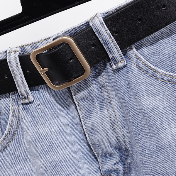 Lühikesed vöö ja kõrge vöökohaga teksad