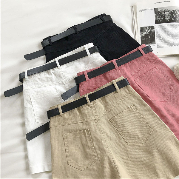 Pantaloni scurți casual cu curea și talie înaltă